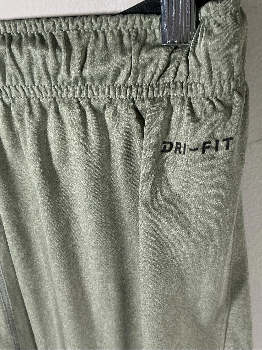 Nike Dri-FIT Olive Green Athletic Shorts Men’s Medium Gym Activewear